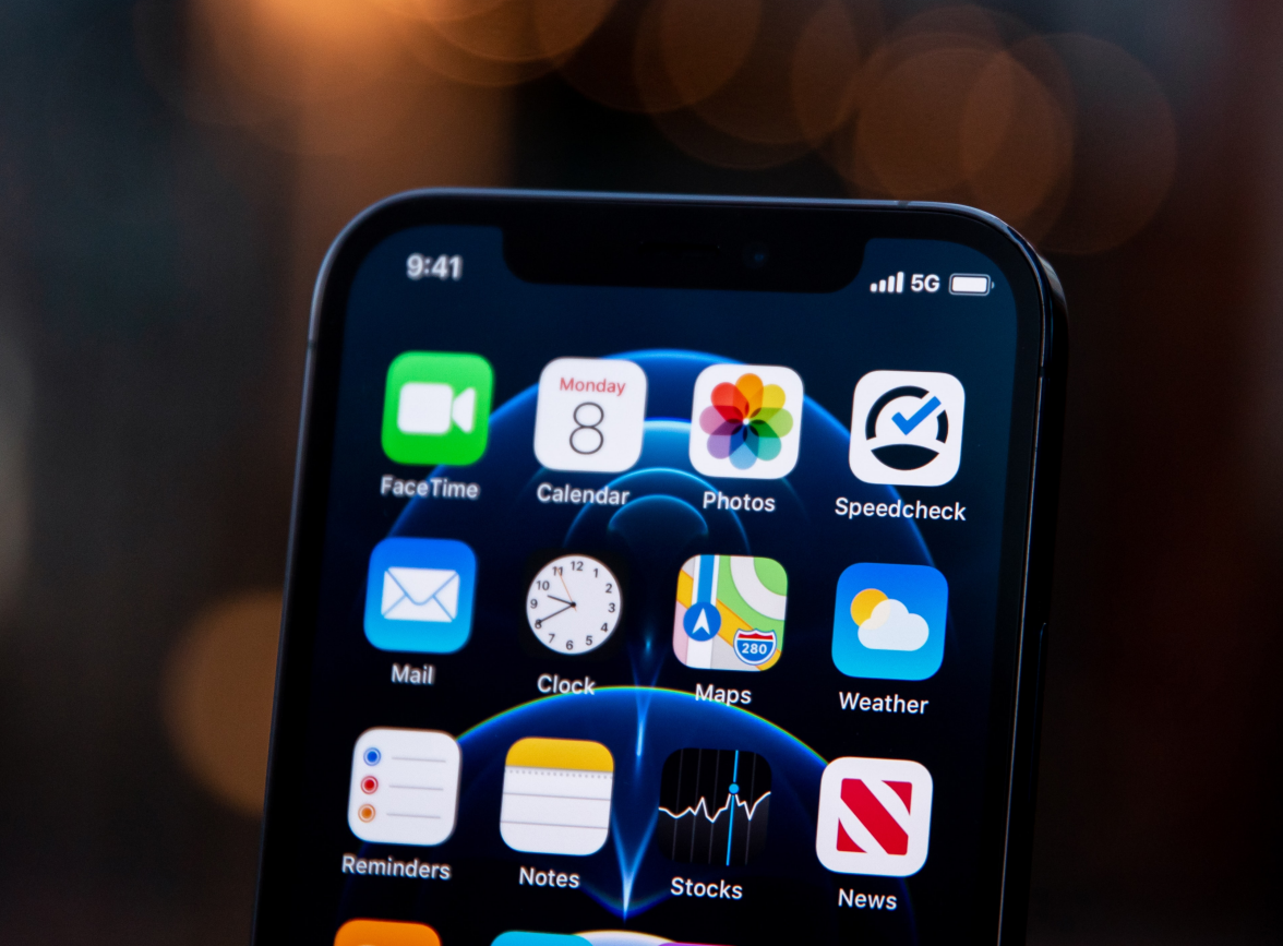 察布查尔苹果手机维修分享为什么 iPhone 12 在冬季会自动关机 
